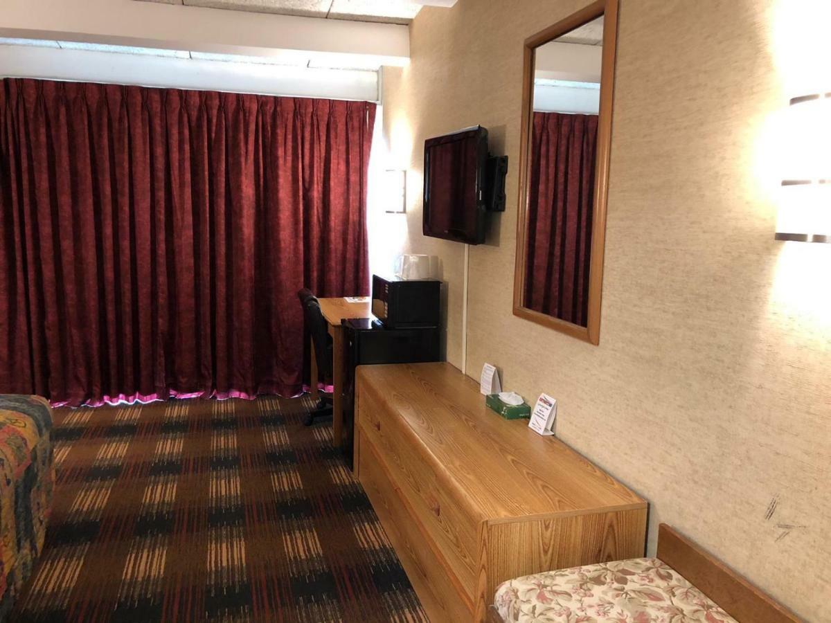 Red Carpet Inn Syracuse Airport North Syracuse Eksteriør billede
