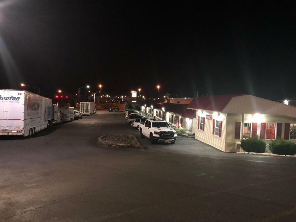 Red Carpet Inn Syracuse Airport North Syracuse Eksteriør billede
