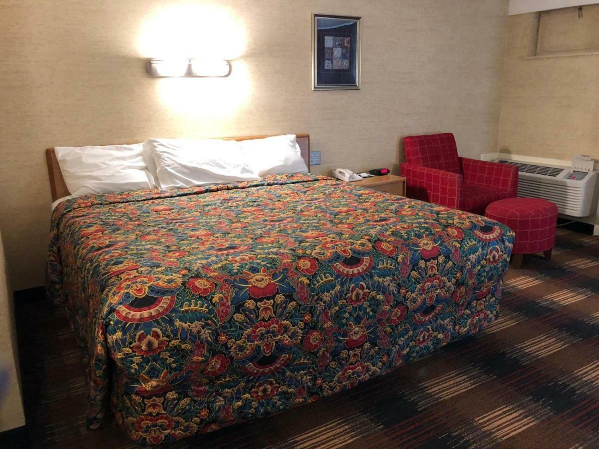 Red Carpet Inn Syracuse Airport North Syracuse Eksteriør billede